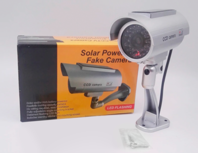 Муляж уличной камеры видеонаблюдения с солнечной панелью Solar Power Fakecam CCD-01